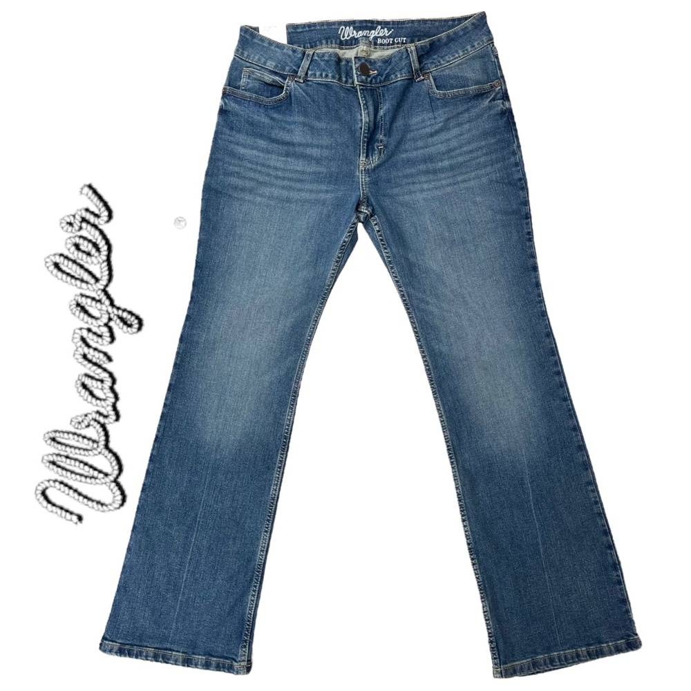 NWT Wrangler Women's 13 x 30 Mid Rise Helen Essential Bootcut‎ Blue Denim Jeans